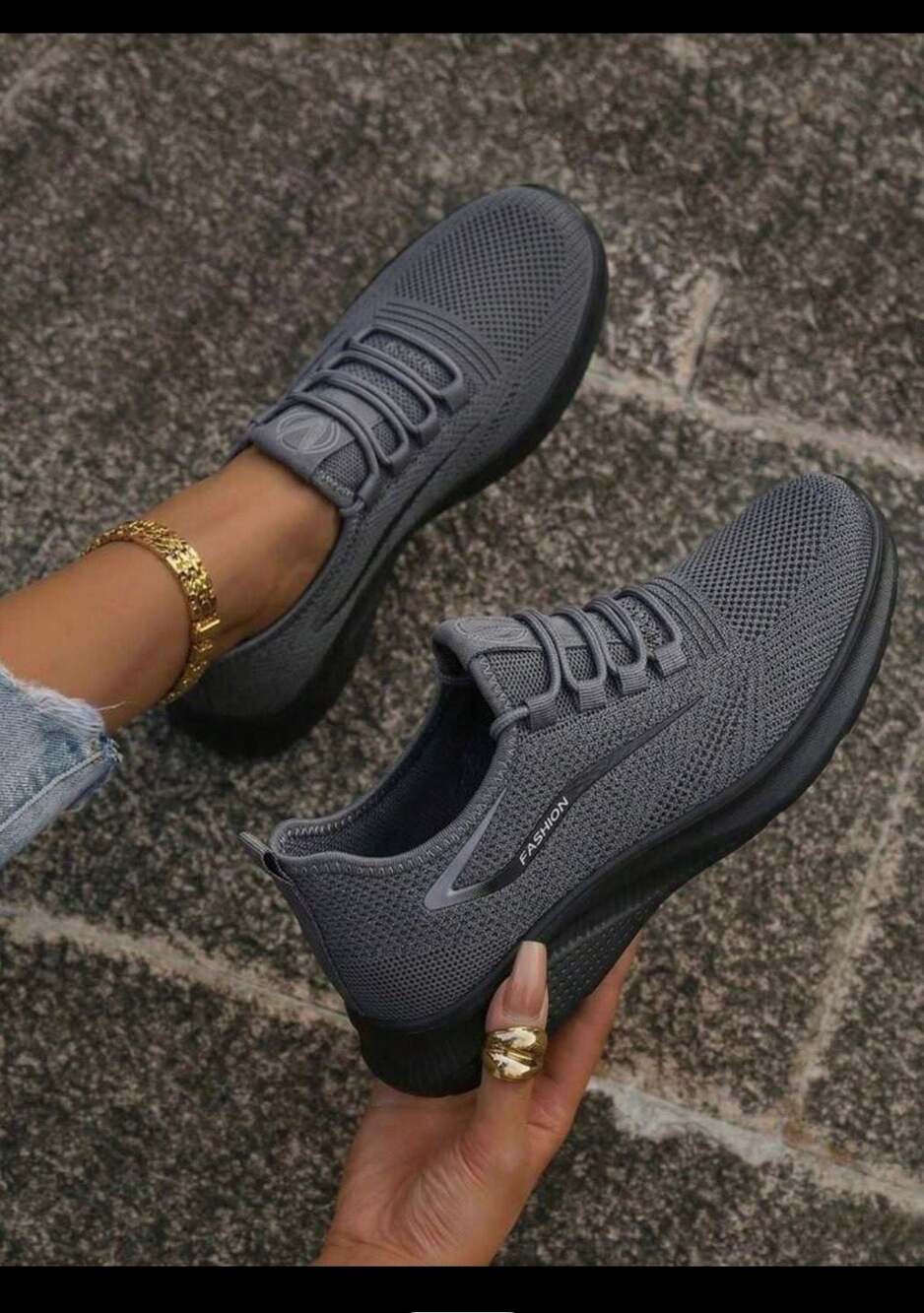 Fashion Lightweight Breathable Mesh Slip-On Running Shoes
